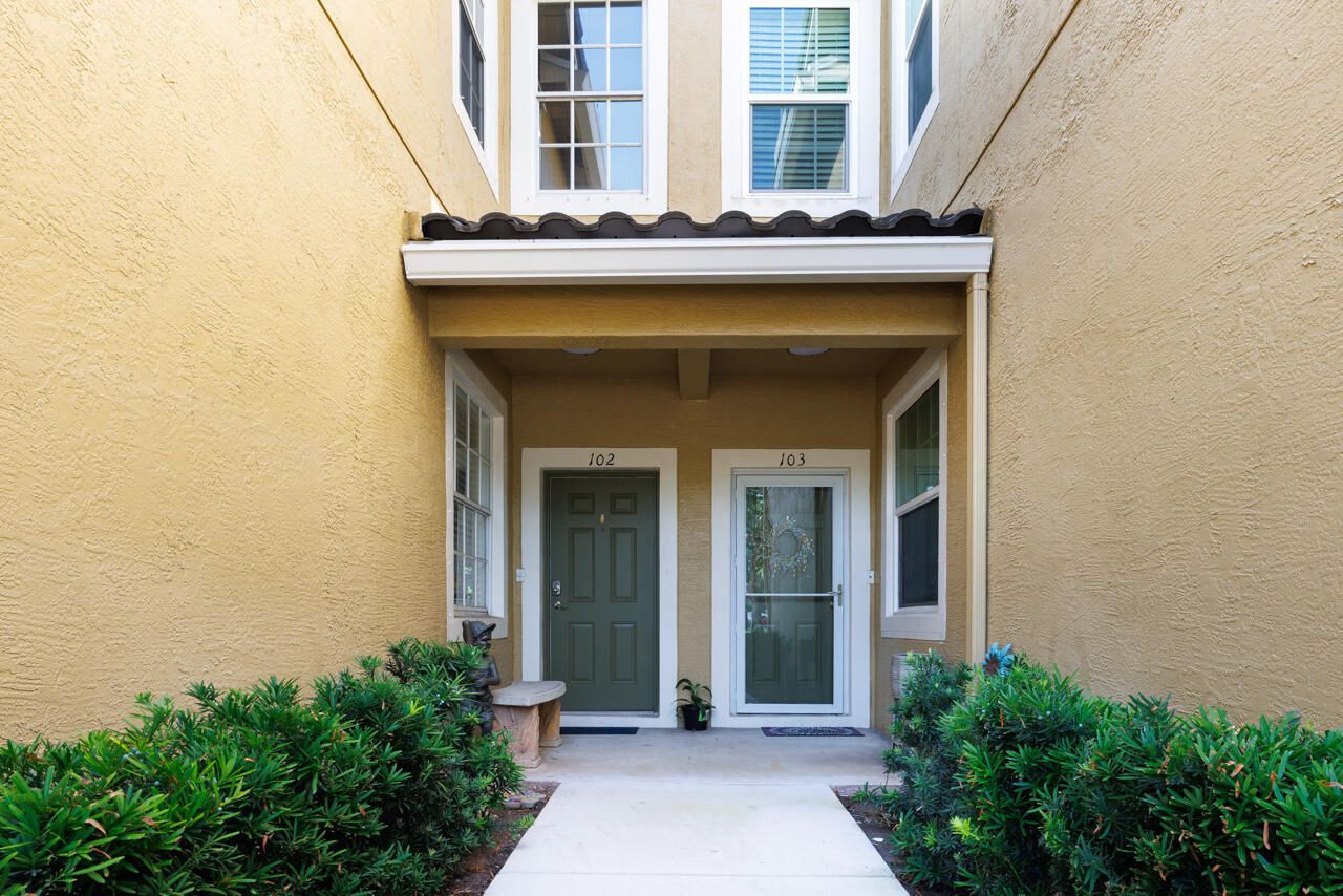 1560 SE Sheffield Terrace, Unit 102, Stuart, FL 34994 Photo