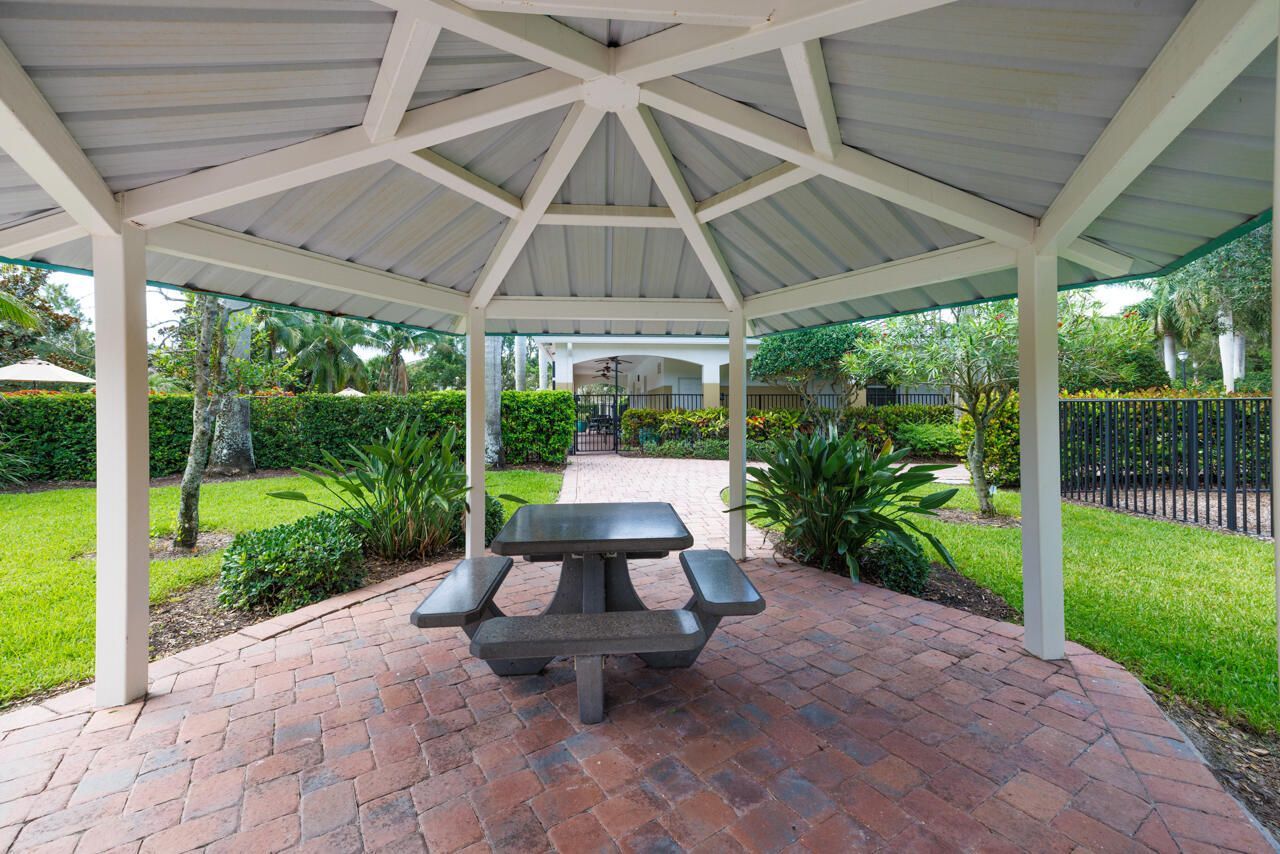 1560 SE Sheffield Terrace, Unit 102, Stuart, FL 34994 Photo