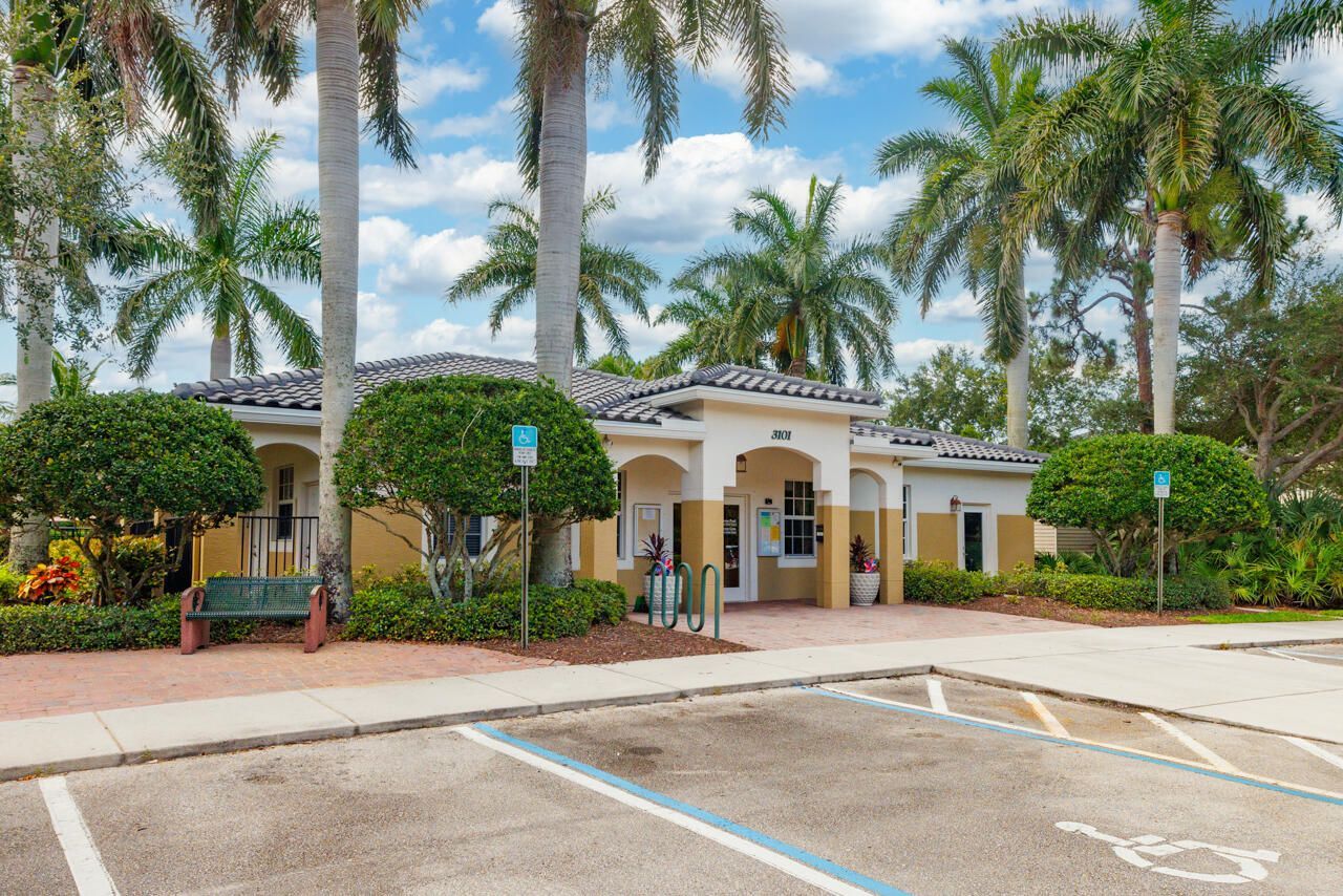 1560 SE Sheffield Terrace, Unit 102, Stuart, FL 34994 Photo