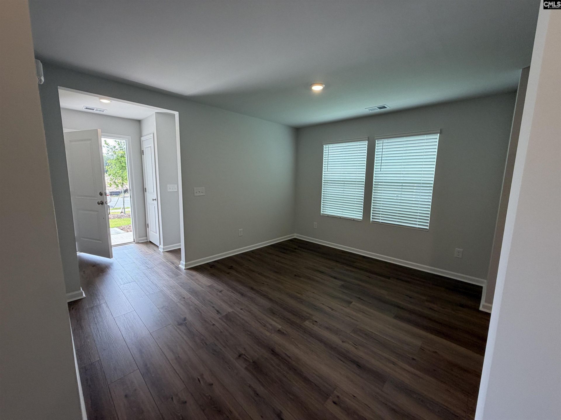 143 Kingsley Drive  Photo 11