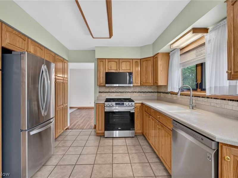 6751 Glenella Drive, Independence, OH 44131 Photo 2