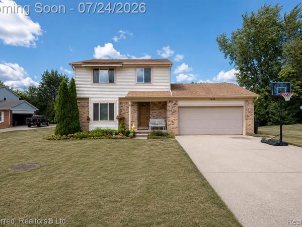 1655 North Drive, Walled Lake, MI 48390