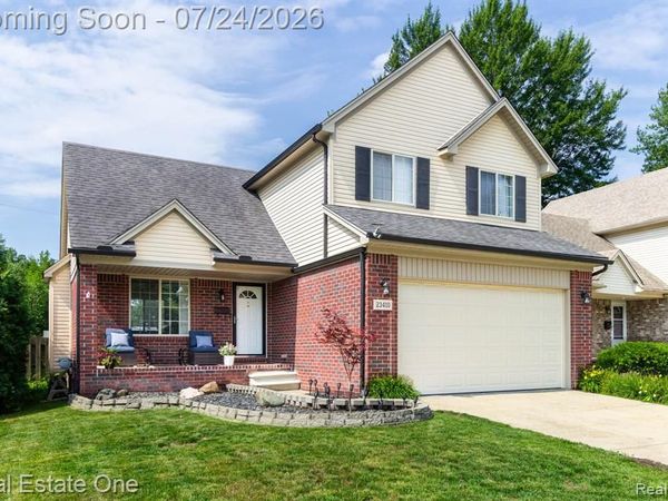 23410 Joy Street, St. Clair Shores, MI 48082