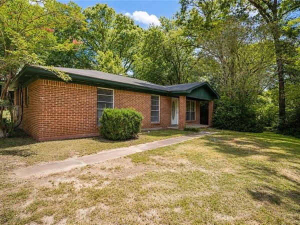 9310 Woodvale Drive, Semmes, AL 36575