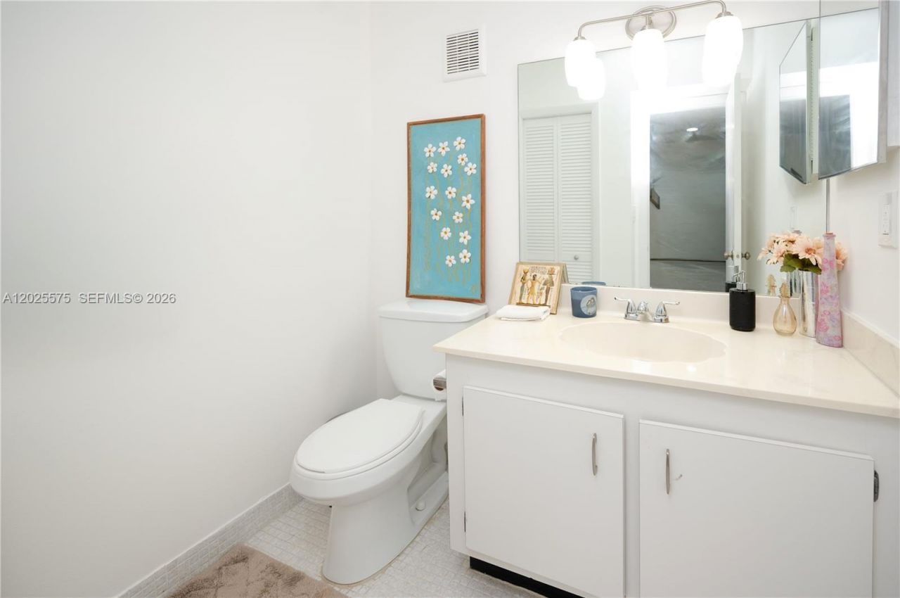 16400 NE Golf Club Rd, Unit 305, Weston, FL 33326 Photo