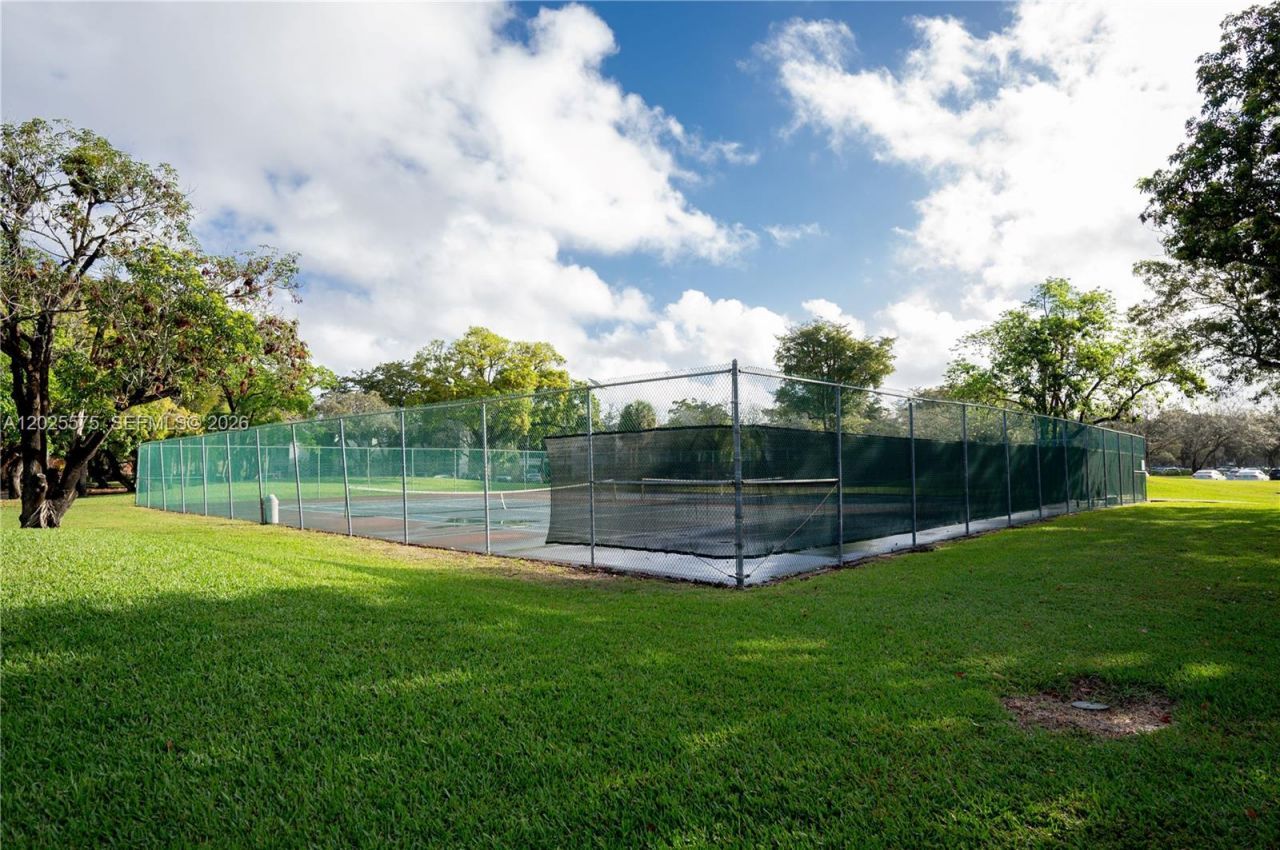 16400 NE Golf Club Rd, Unit 305, Weston, FL 33326 Photo