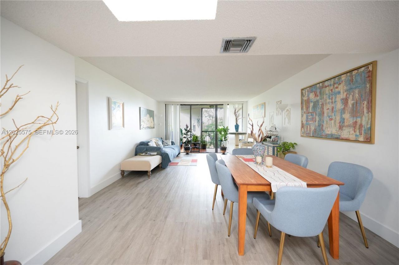 16400 NE Golf Club Rd, Unit 305, Weston, FL 33326 Photo