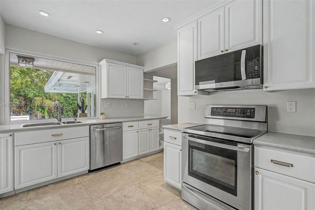 15540 SW 82nd Ct , Palmetto Bay, FL 33157 Photo
