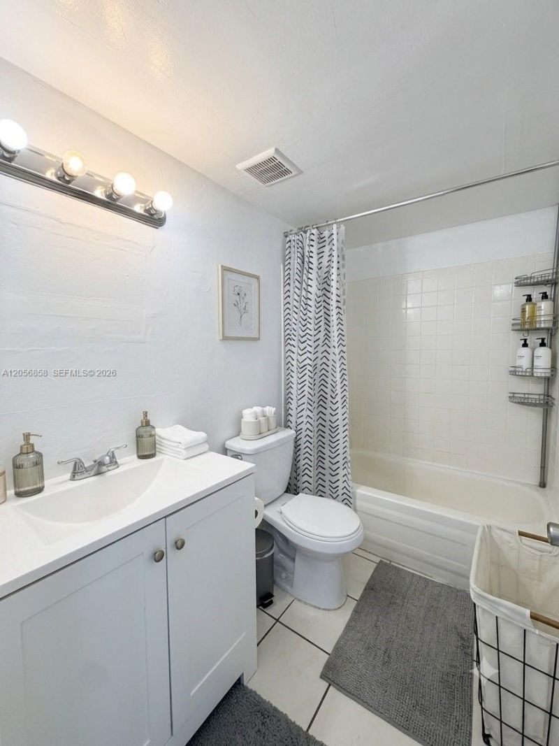 5775 W 20th Ave , Unit 308, Hialeah, FL 33012 Photo