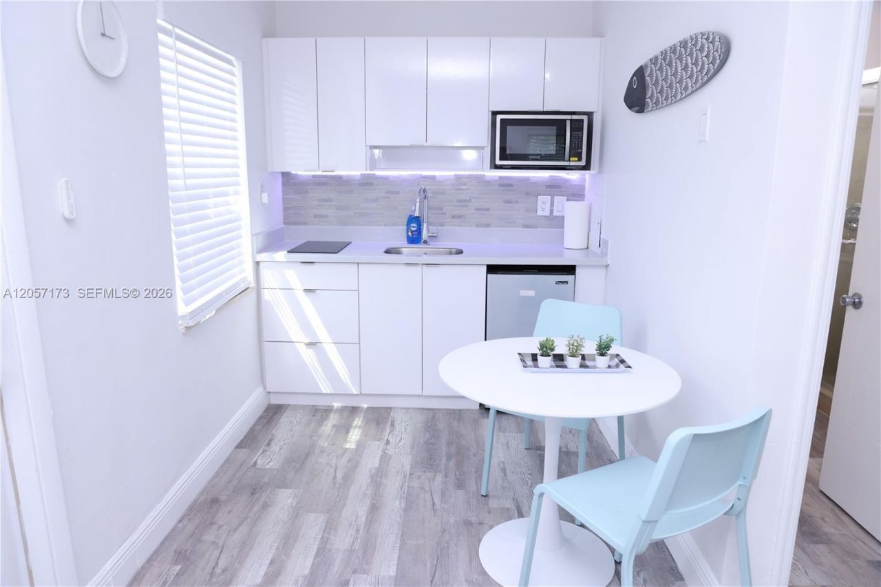 1109 SW 37th Ave , Unit 15, Miami, FL 33135 Photo