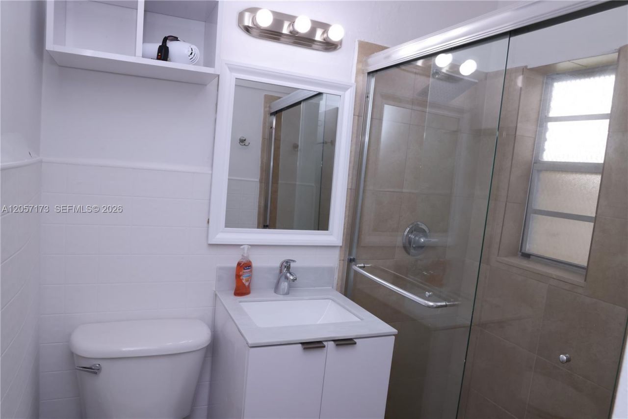 1109 SW 37th Ave , Unit 15, Miami, FL 33135 Photo
