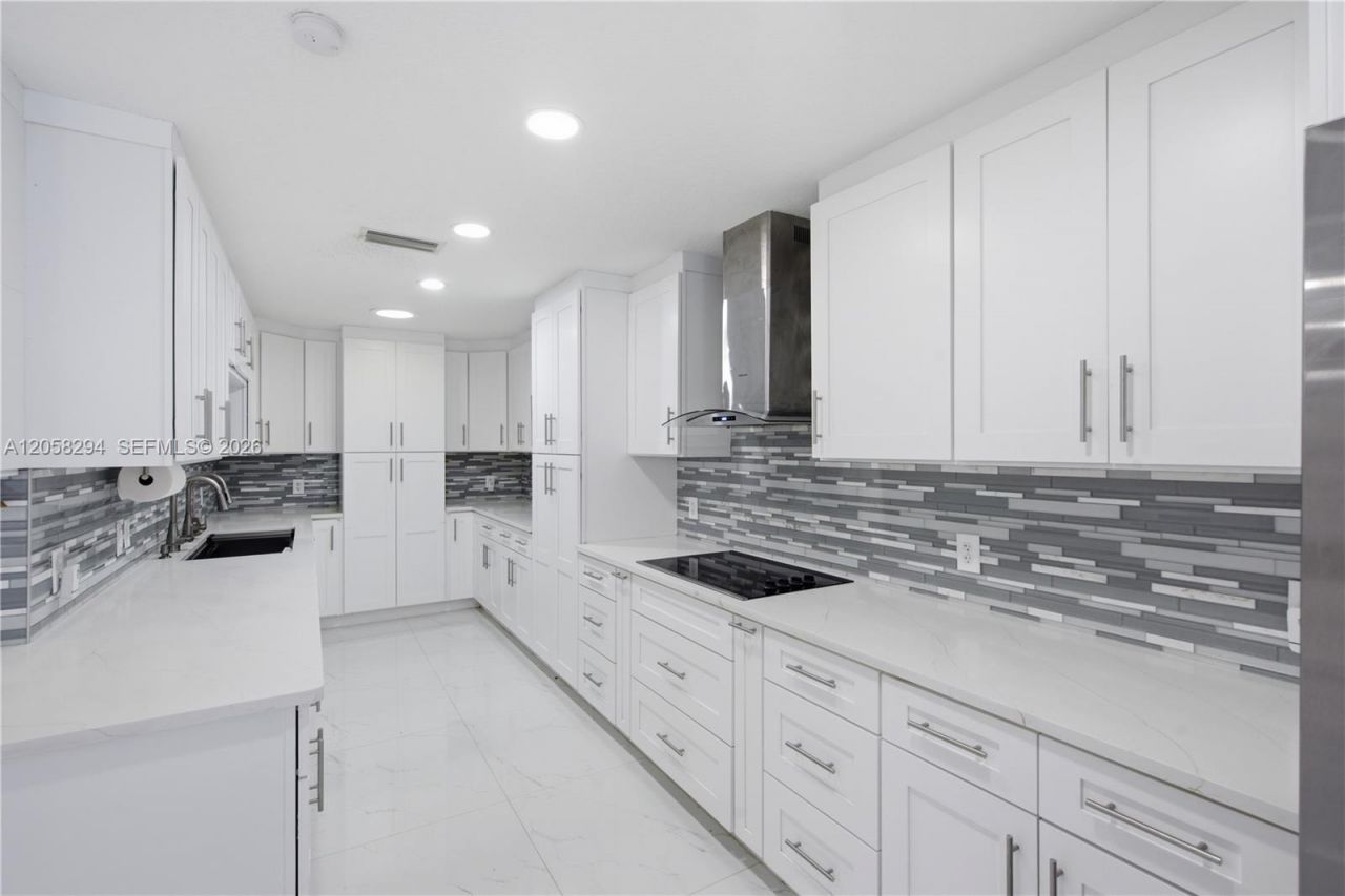 16839 Whirley Rd, Lutz, FL 33558 Photo