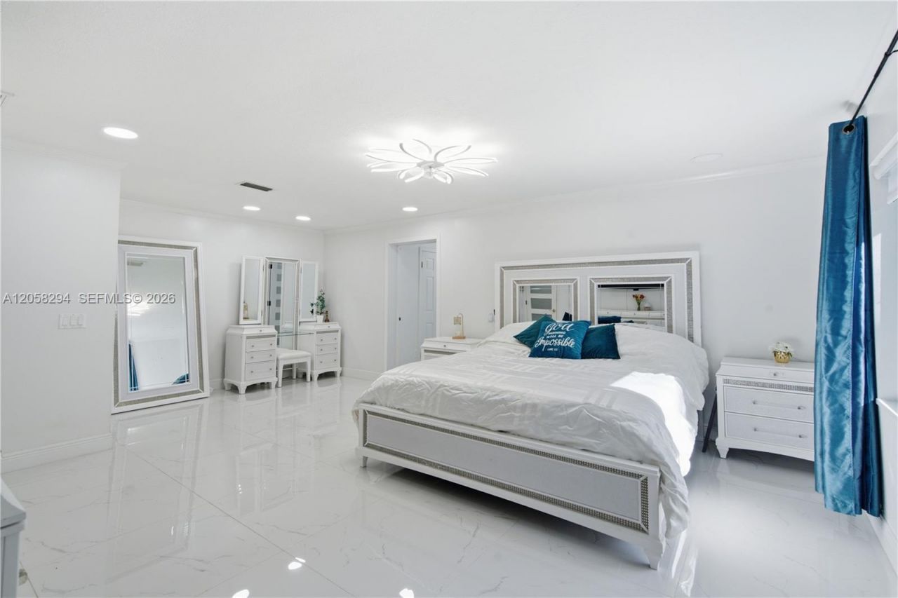 16839 Whirley Rd, Lutz, FL 33558 Photo