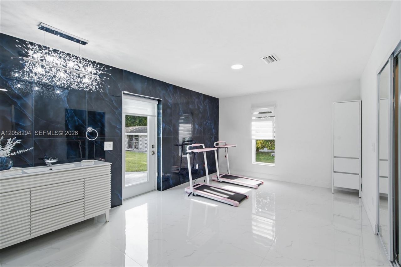 16839 Whirley Rd, Lutz, FL 33558 Photo