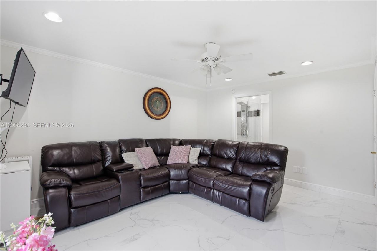 16839 Whirley Rd, Lutz, FL 33558 Photo