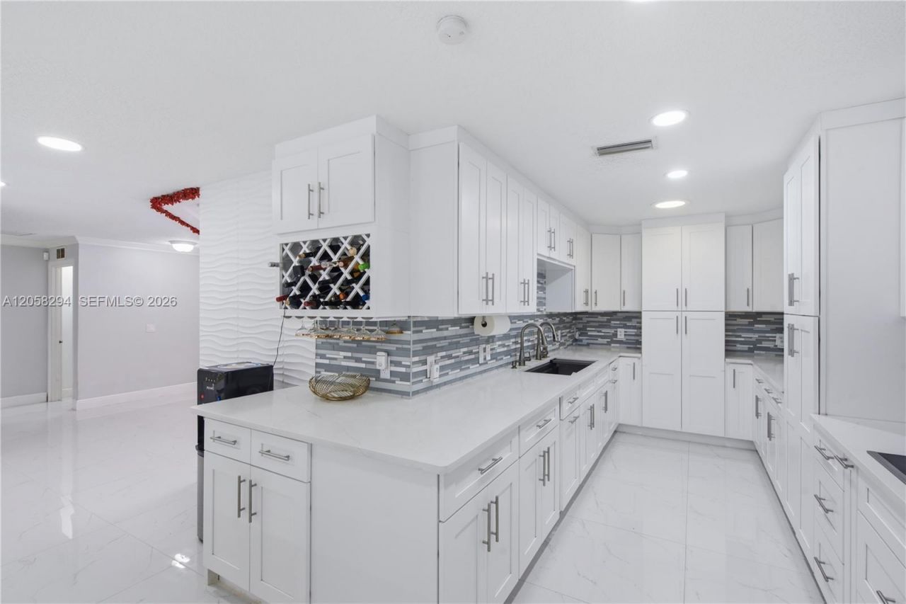 16839 Whirley Rd, Lutz, FL 33558 Photo