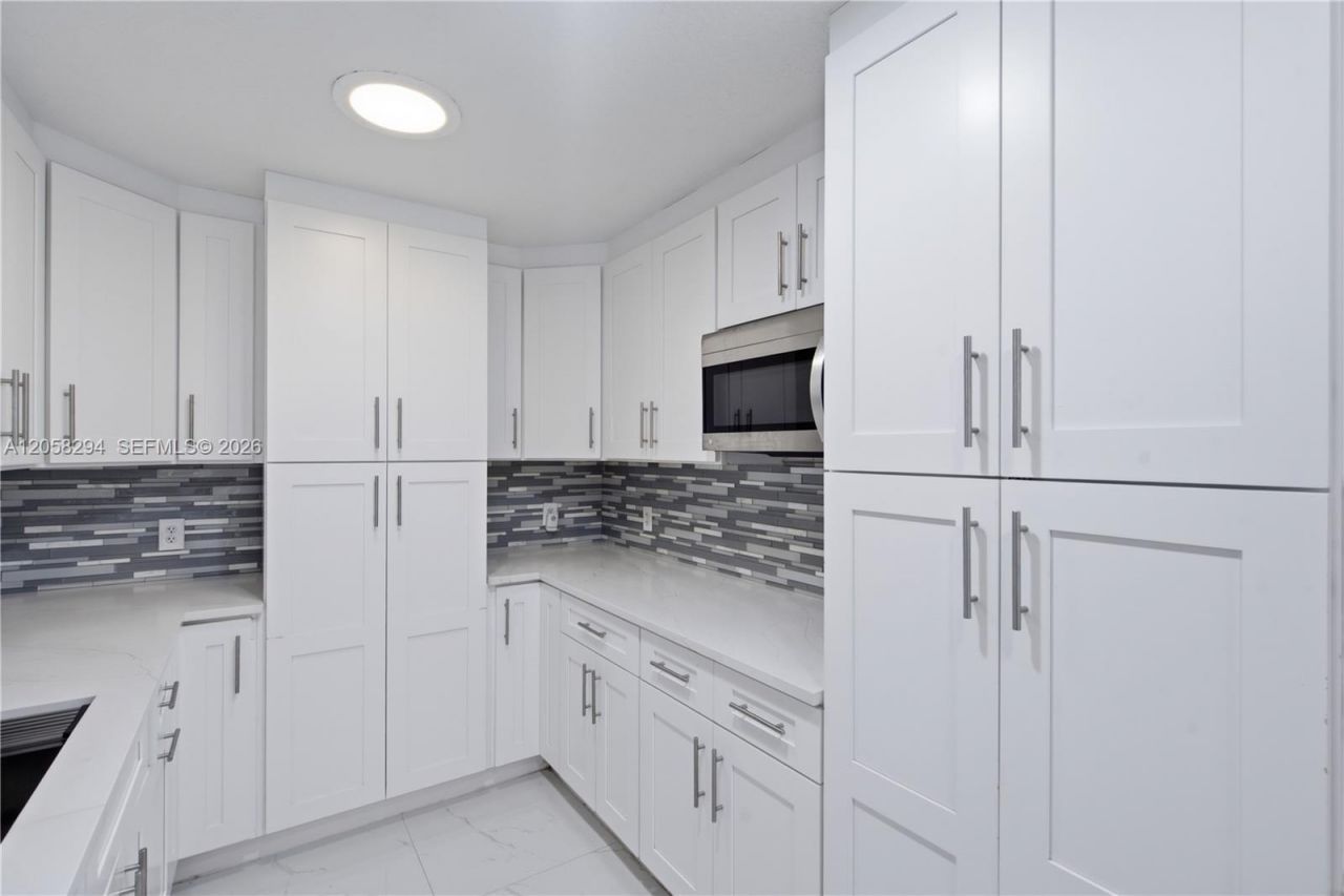 16839 Whirley Rd, Lutz, FL 33558 Photo