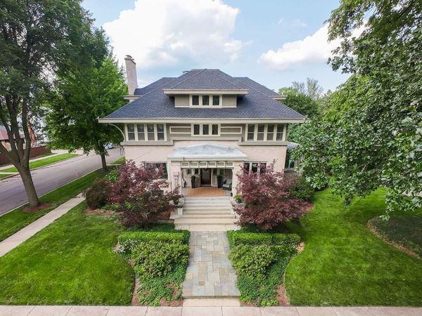 729 W Downer Place , Aurora, IL 60506