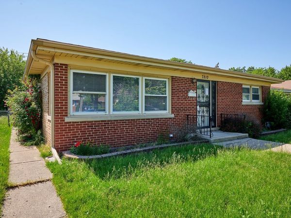 7810 E Prairie Road , Skokie, IL 60076