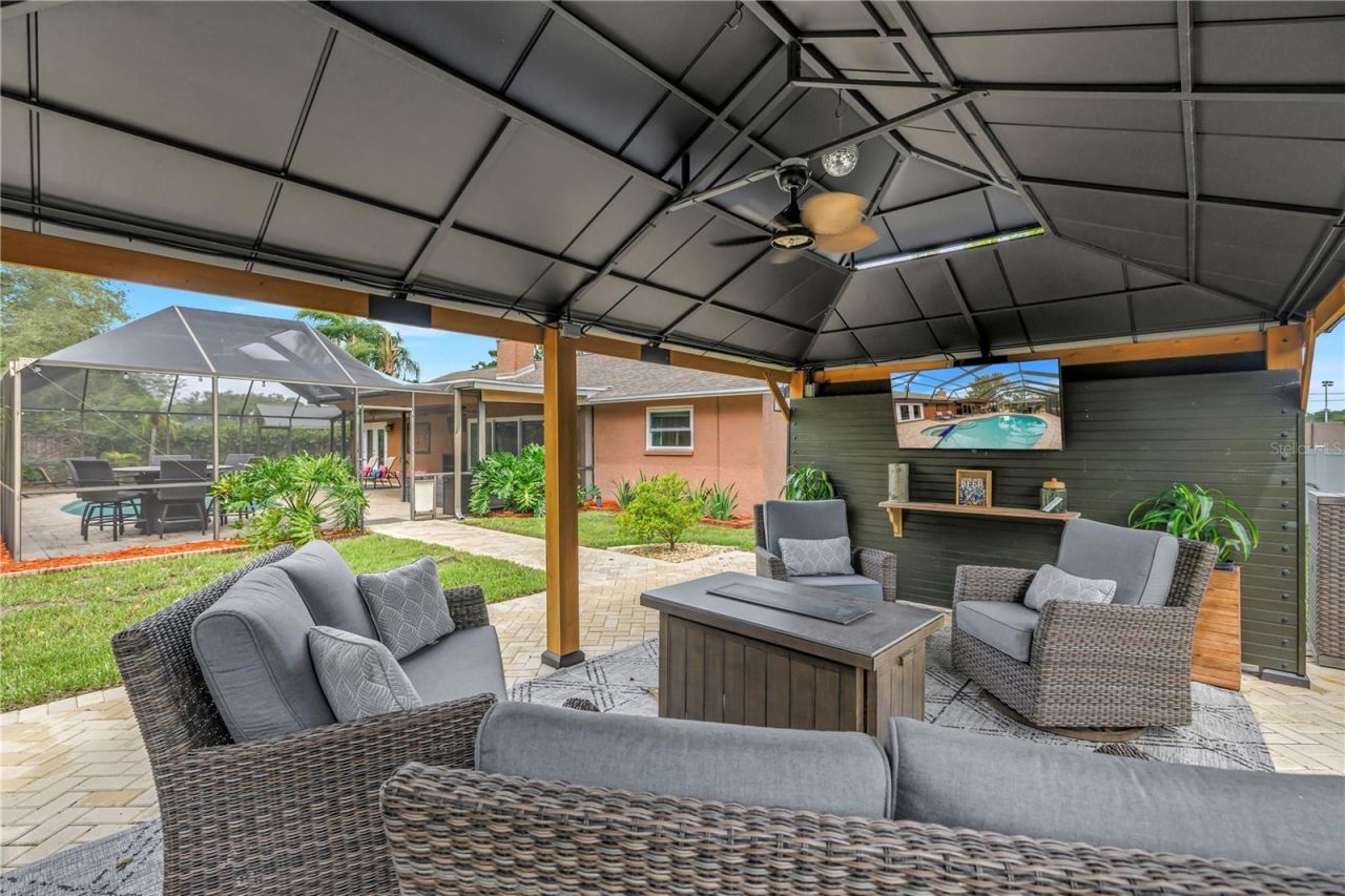 10210 95th Street, Seminole, FL 33777 Photo
