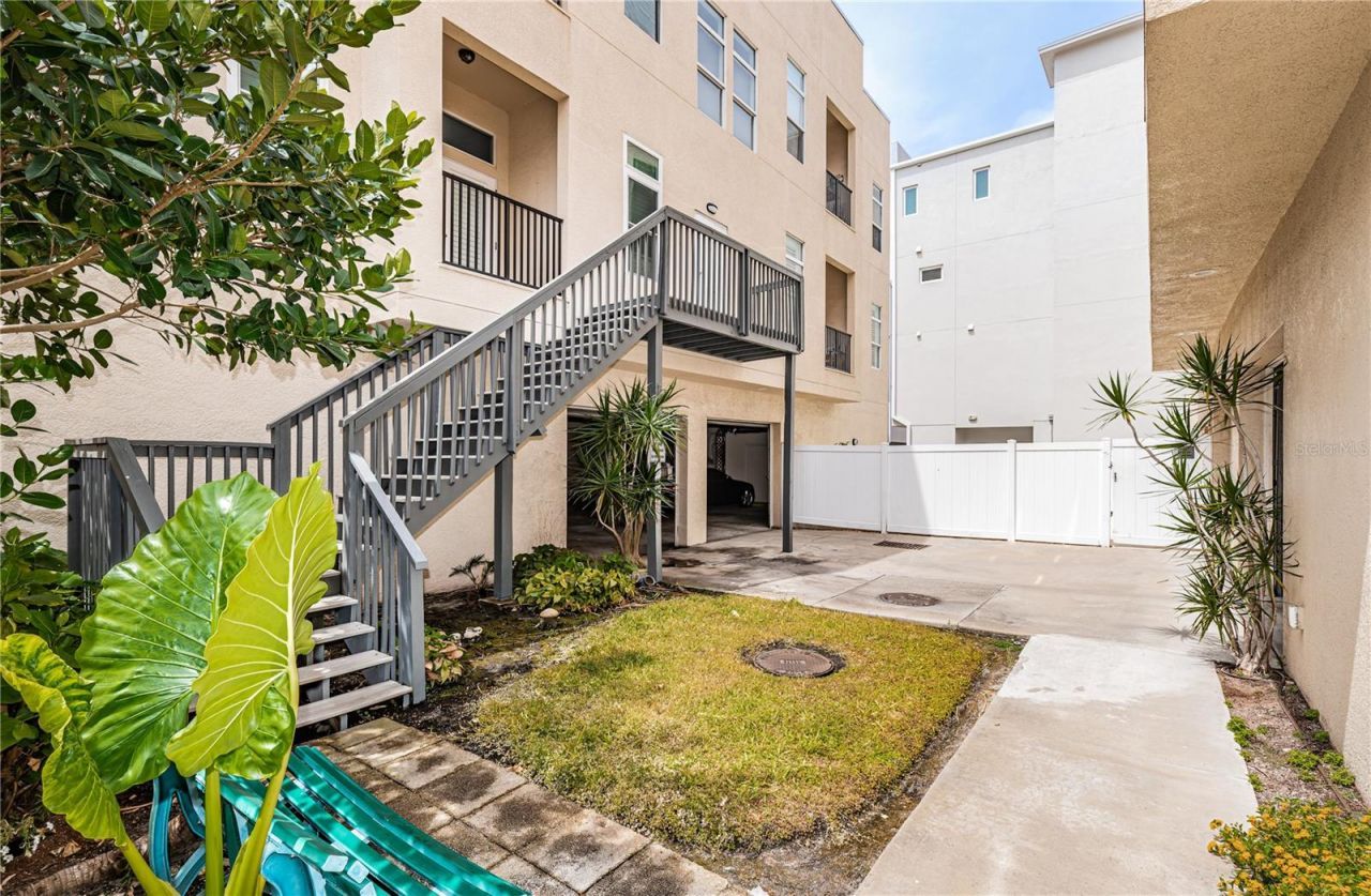 535 4th Avenue S, Unit 4, Saint Petersburg, FL 33701 Photo