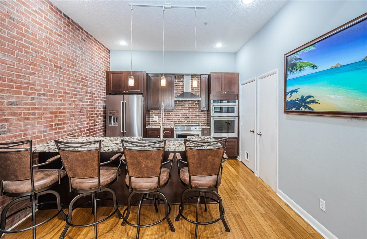 535 4th Avenue S, Unit 4, Saint Petersburg, FL 33701 Photo