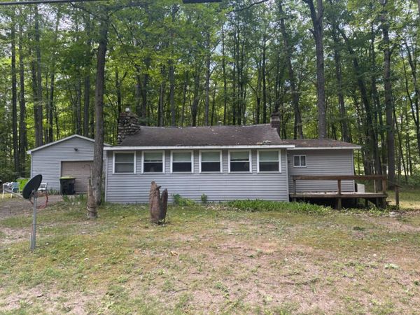 2215 W Higgins Lake Drive, Roscommon, MI 48653