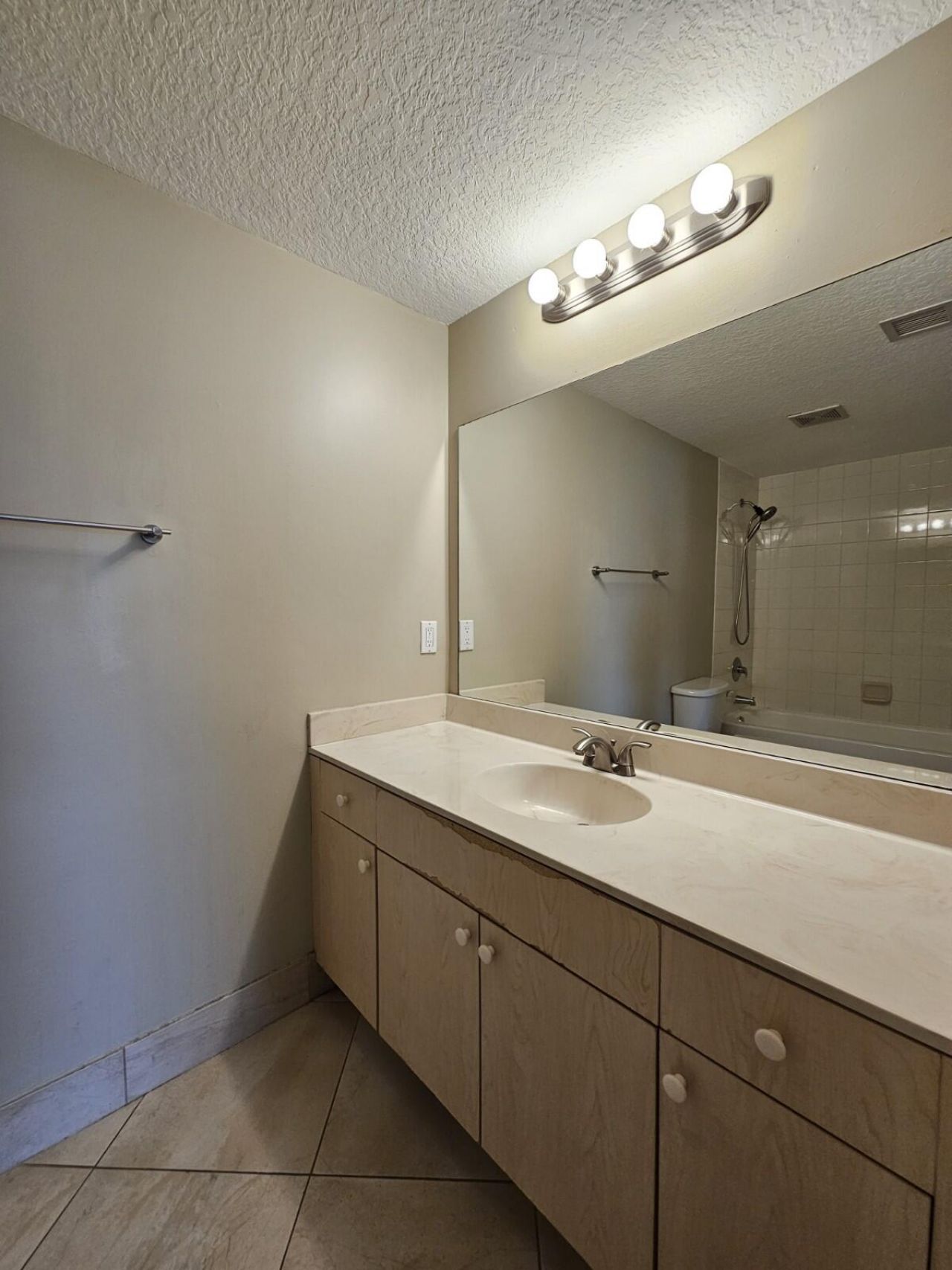 1049 Golden Lakes Boulevard, Unit 115, West Palm Beach, FL 33411 Photo
