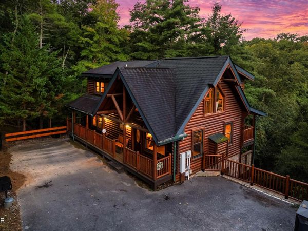 2216 Quiet Valley Way , Sevierville, TN 37862