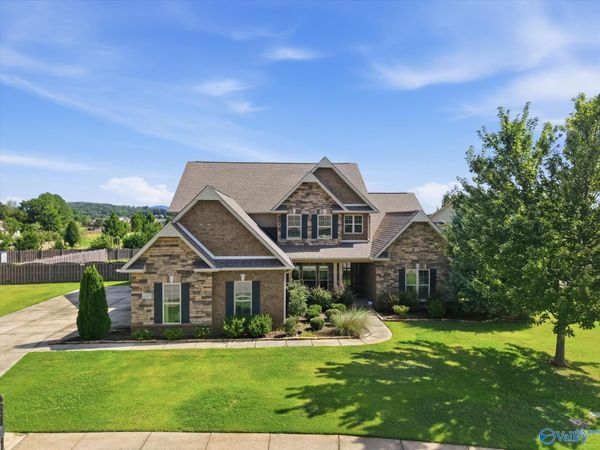 4323 Flint Drive SE, Owens Cross Roads, AL 35763