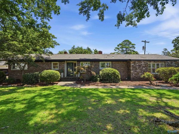 2210 Meadowbrook Road SE, Decatur, AL 35601