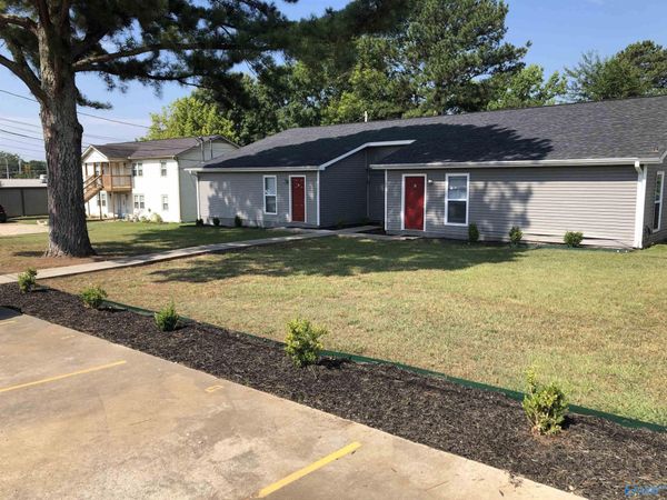 609 Adelle Street, Hartselle, AL 35640