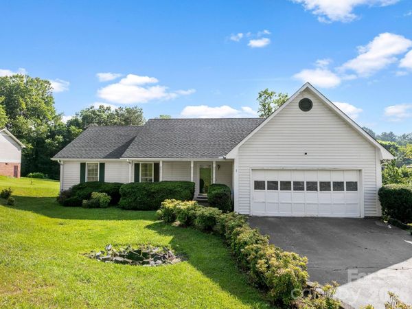 1 Strathmore Drive , Arden, NC 28704