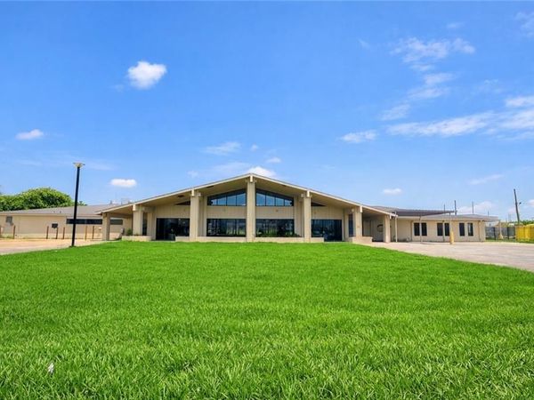 535 COMMERCE Street , Gretna, LA 70056