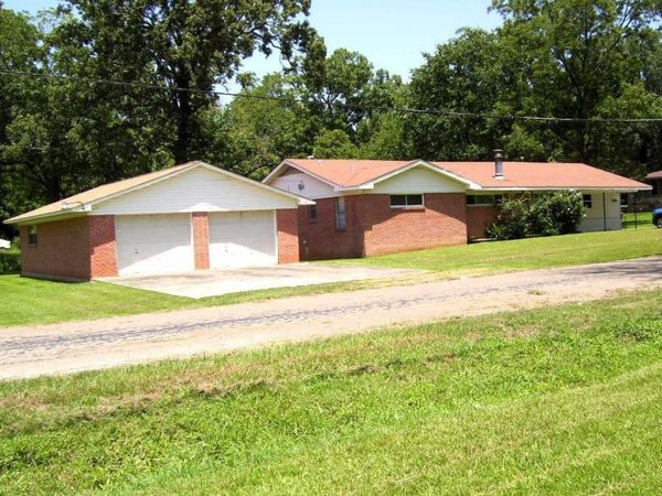 610 Burke St, Ashdown, AR 71822