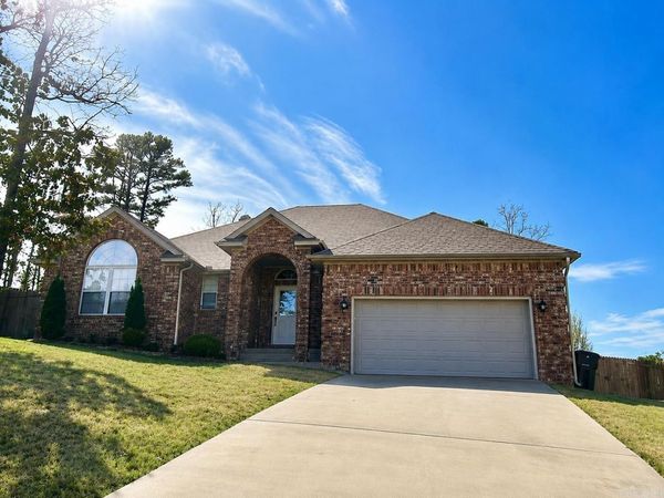 2 Harmony Cove , Maumelle, AR 72113