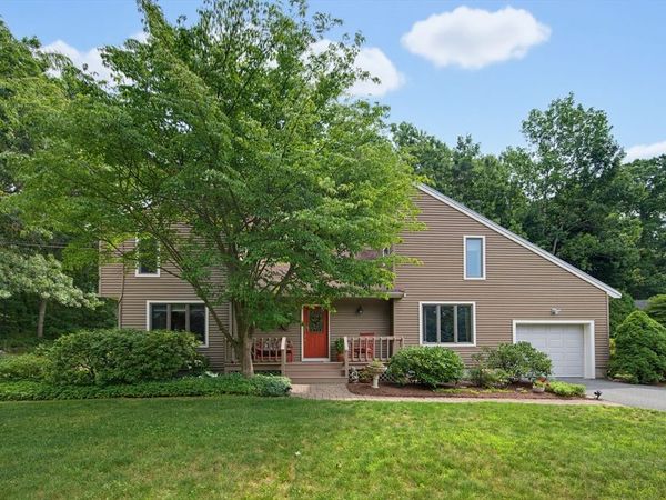 14 Shoreline Dr, Foxboro, MA 02035