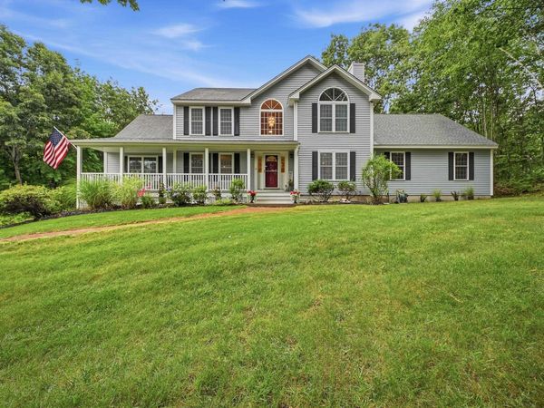 17 Laurel Road, Hooksett, NH 03106