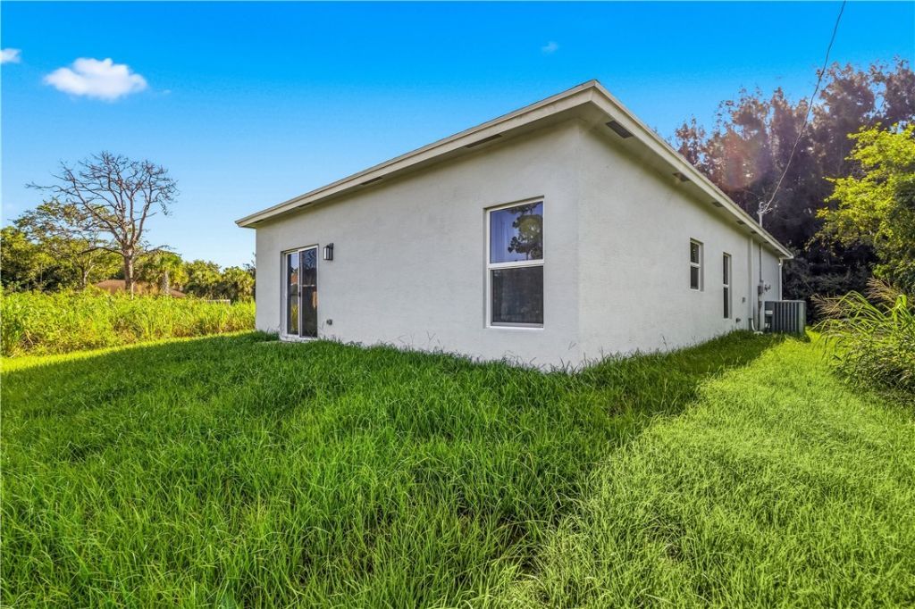 775 11th Avenue Sw, Vero Beach, FL 32962 Photo