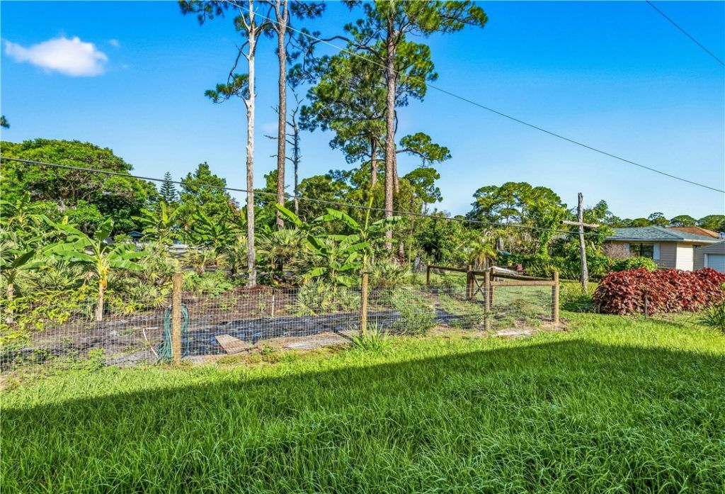 775 11th Avenue Sw, Vero Beach, FL 32962 Photo