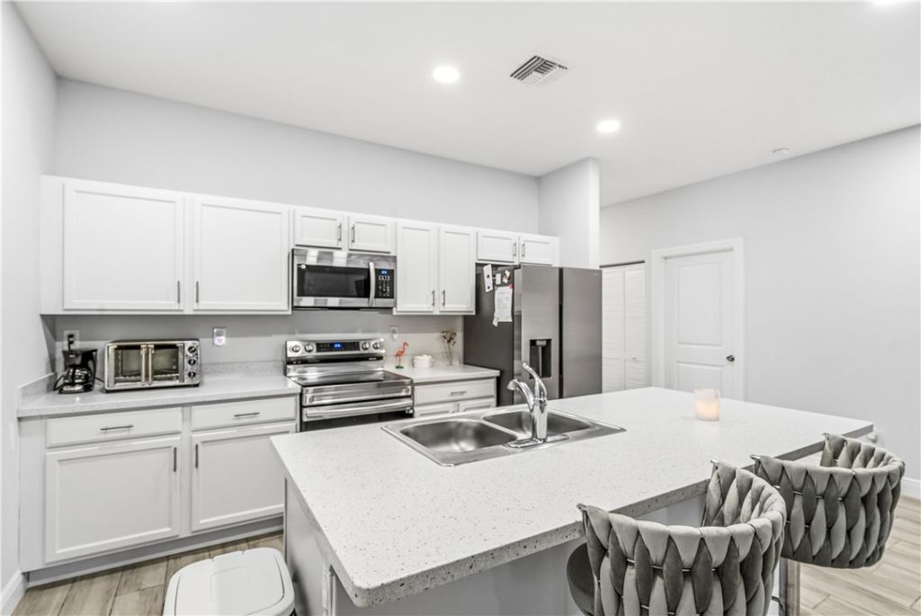 775 11th Avenue Sw, Vero Beach, FL 32962 Photo