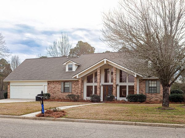 1114 Juniper Dr., Columbia, MS 39429