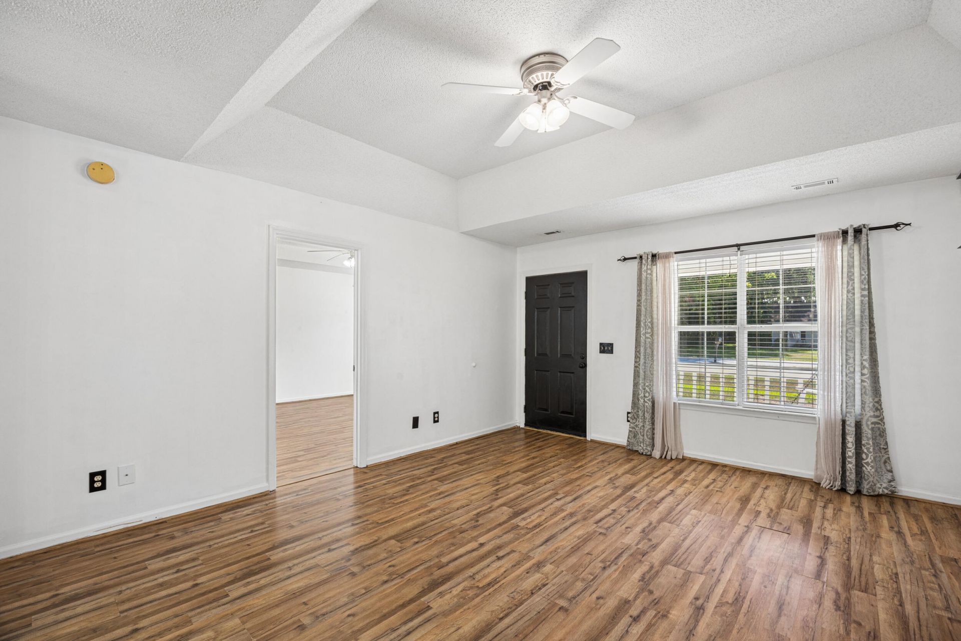 16 Robin Way Photo 11