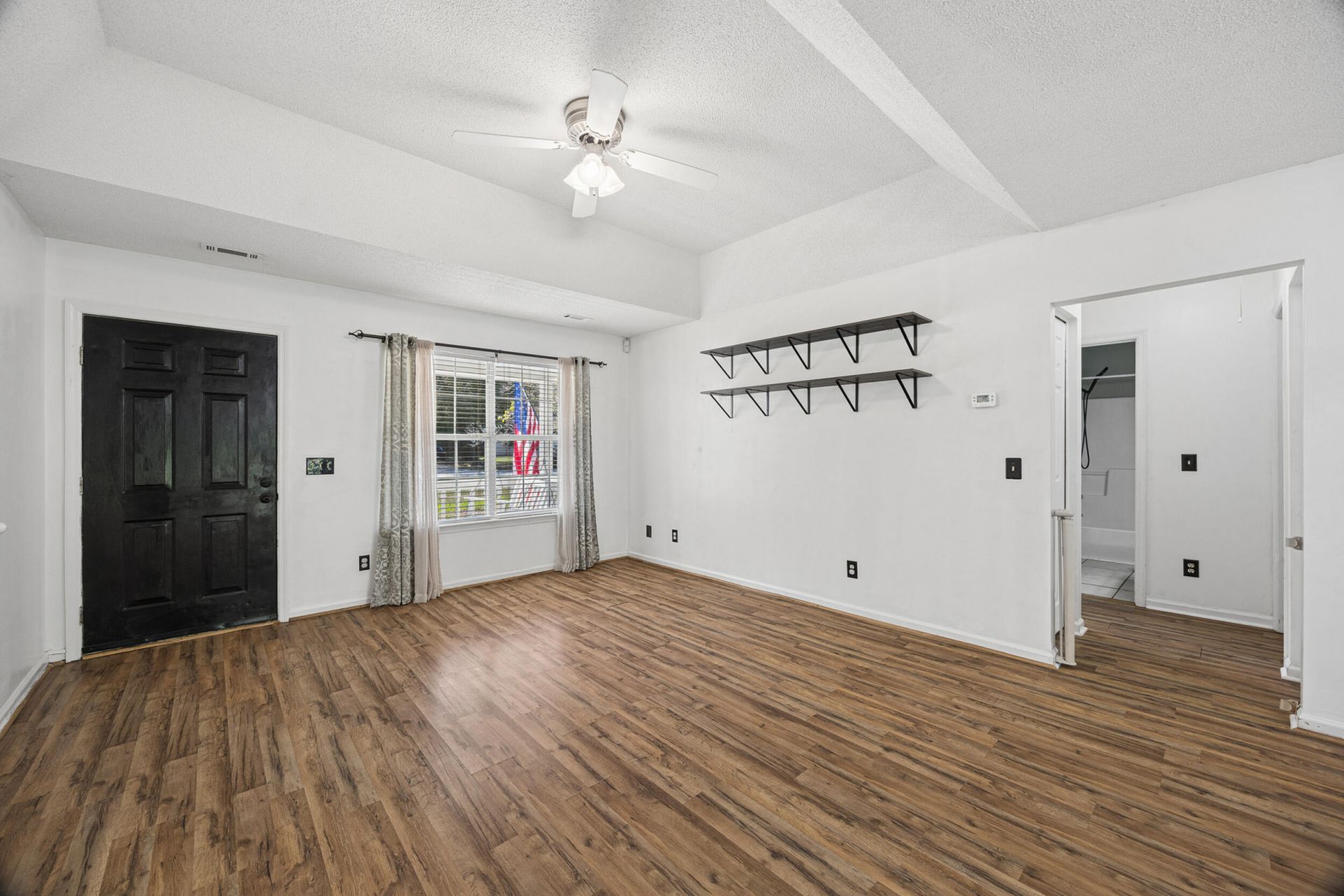 16 Robin Way Photo 12