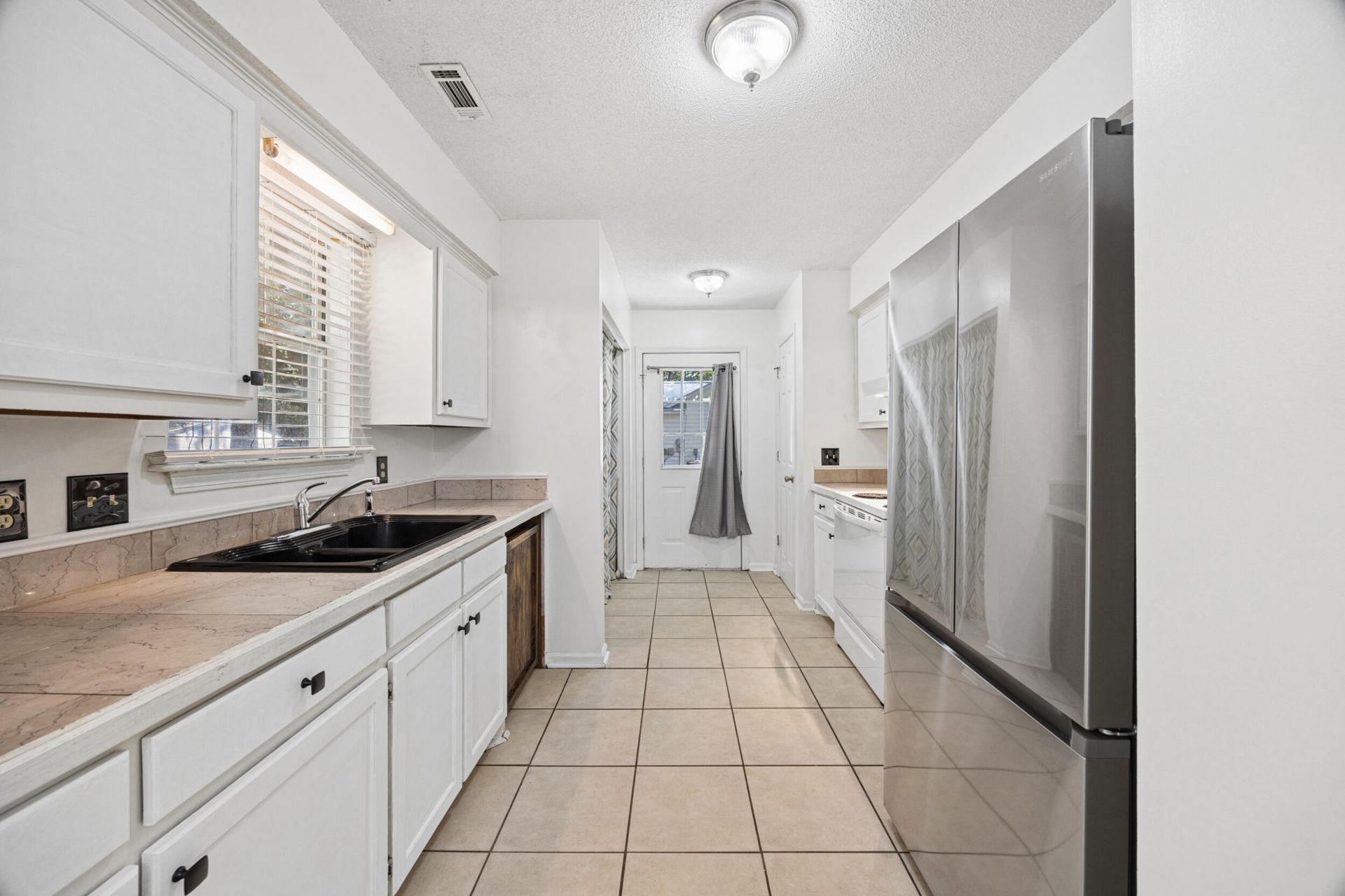16 Robin Way Photo 15
