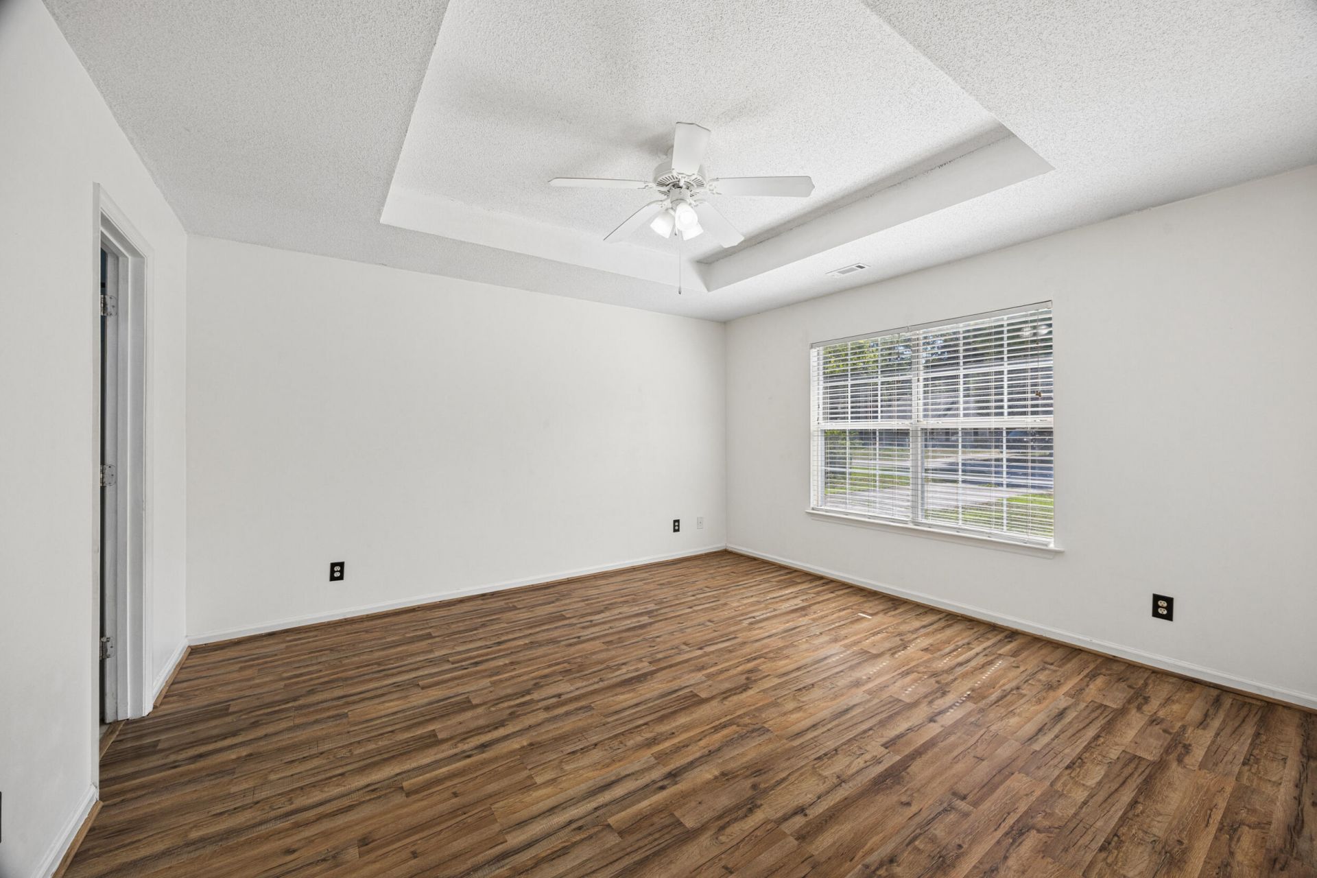 16 Robin Way Photo 19