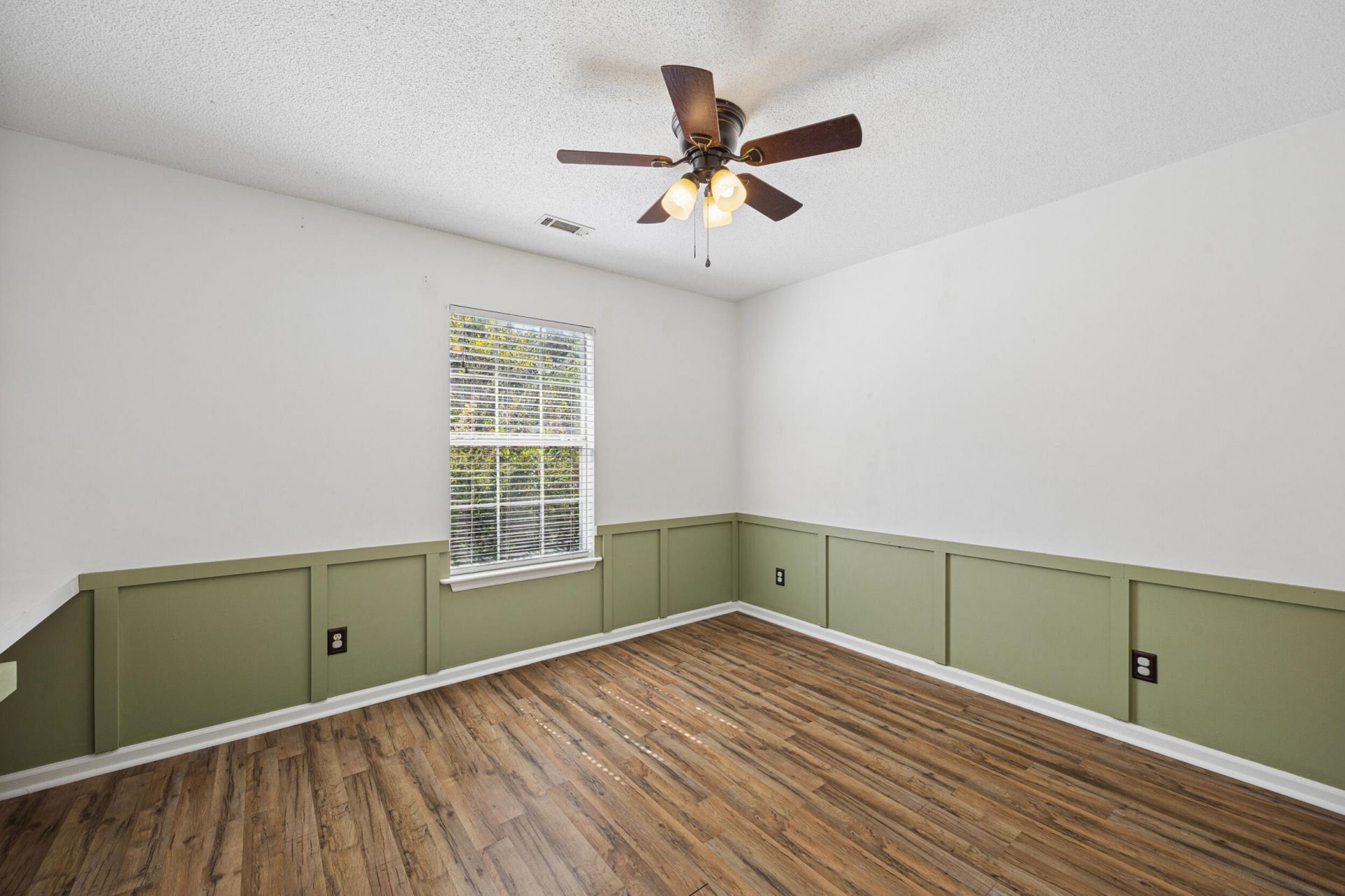 16 Robin Way Photo 24