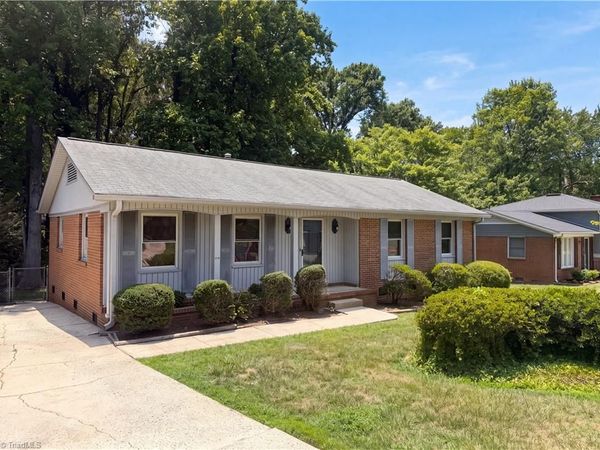 4105 Chateau Drive , Greensboro, NC 27407