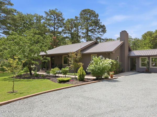 9 Lakewood Court , Whispering Pines, NC 28327