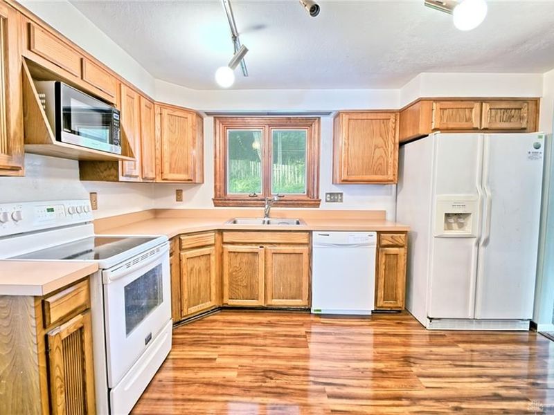 3559 Strathmoor Drive, Kettering, OH 45429 Photo 10